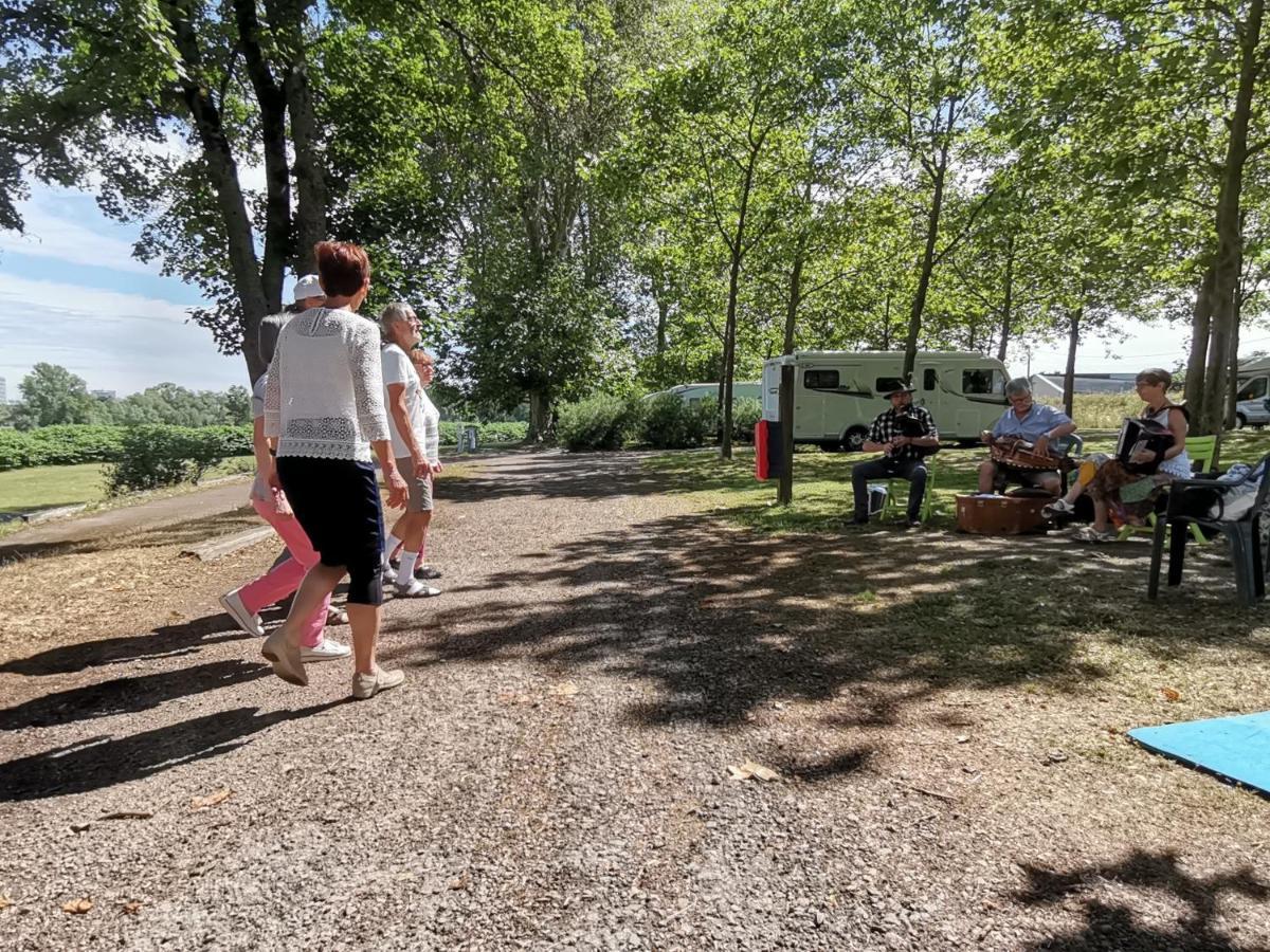 Camping De Nevers Esterno foto